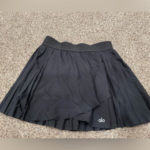 Alo yoga ace tennis skirt black pleated